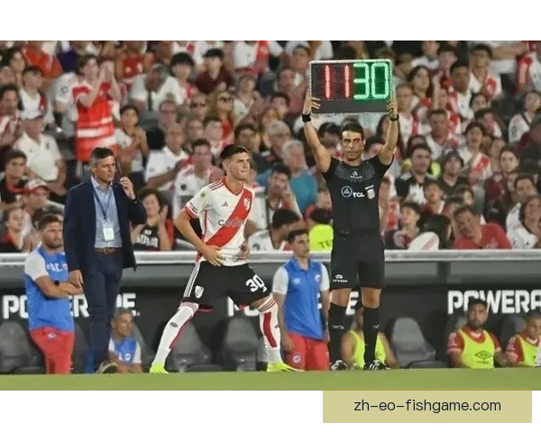 马斯坦托诺回应外界争议：我既不是梅西也非最差引援